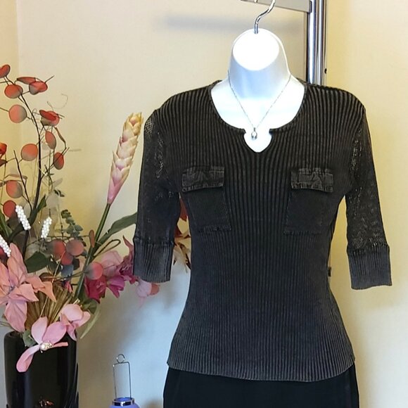 NWT Women’s Gray Lightweight 3/4 Crochet Sleeve Cardigan Pullover Sweater - Picture 2 of 6